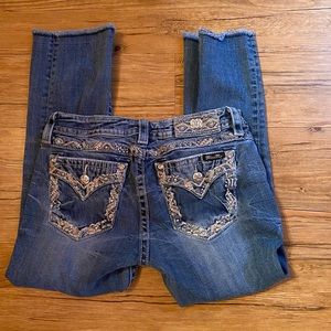 Miss Me Size 30 Signature Crop
In Extremely Good Condition.